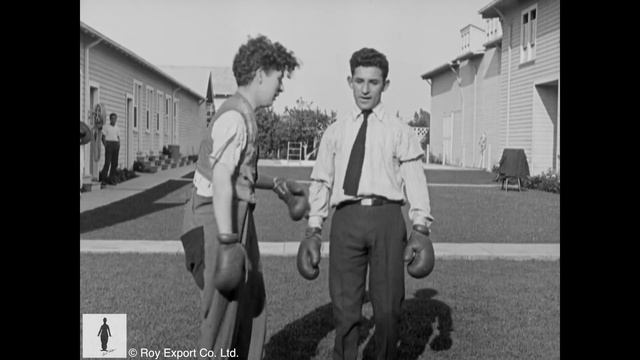 Charlie Chaplin boxes Harry Mansell - Rare Archival Footage смотреть онлайн