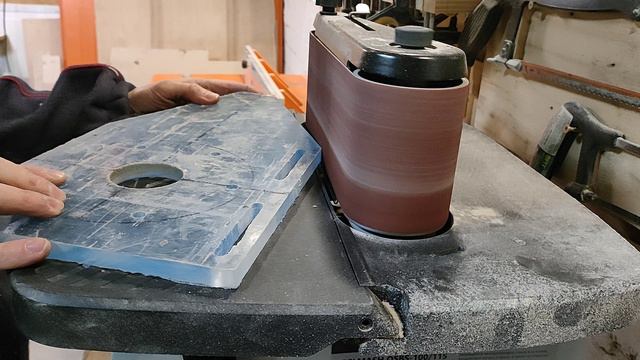 как сделать ЦИРКУЛЬ ДЛЯ ФРЕЗЕРА + ровные пазы по центру доски