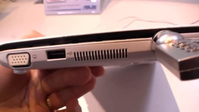 ASUS Eee PC 1018P English Hands On At Cebit 2010