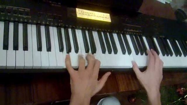 Красивая игра на синтезаторе! смотреть онлайн