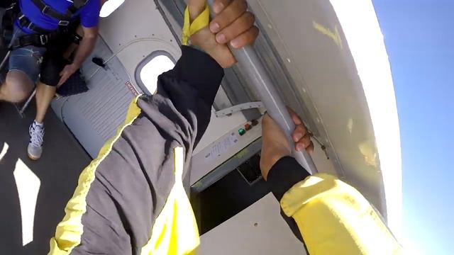 Skydive Dubai - 2017 April Dmitrii Khuzakhmetov (Скайдайвинг Дубай) смотреть онлайн