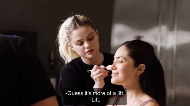 Beautyfest : Selena Gomez surprises fan (Youtuber Melissa Alatorre) with a beauty tutorial смотреть онлайн