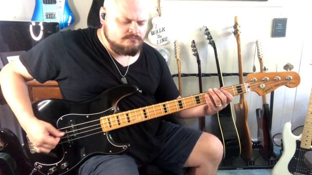 Squier Classic Vibe 70's Precision Bass Review смотреть онлайн