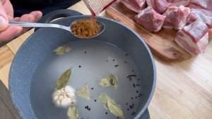 Солим свиную грудинку за 5 минут