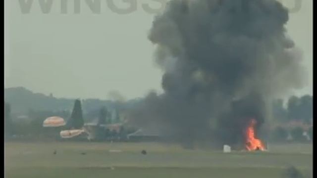 АВАРИЯ ИСТРЕБИТЕЛЯ СУ 30 МК В ЛЕ БУРЖЕ 99 ! смотреть онлайн