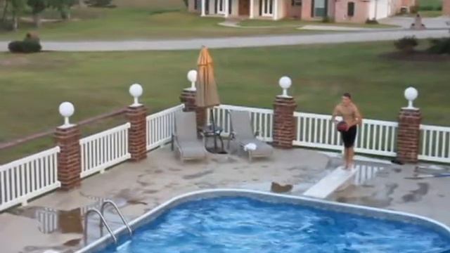 Kyle Thorne Gets Buckets смотреть онлайн