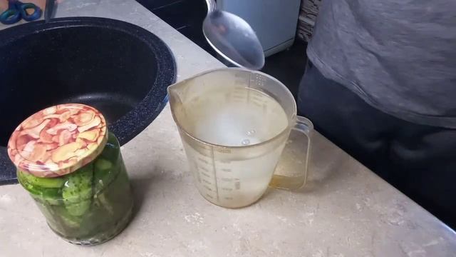 Огурцы на зиму/Хрустящие маринованные огурцы на зиму/Рецепт маринованных огурцов смотреть онлайн