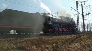 Паровоз ЛВ-0522 с ретро-поездом