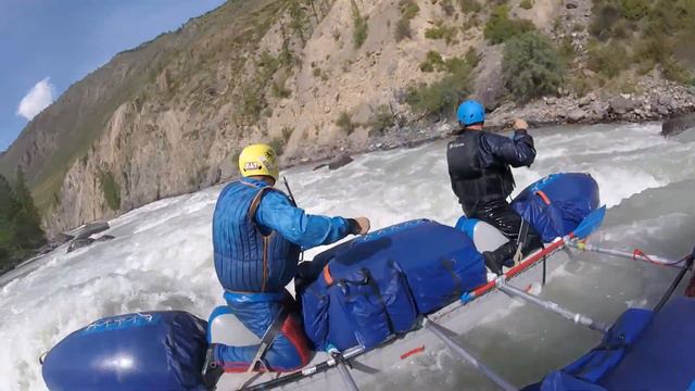 Чуя, Мажойский каскад, порог №19 "Поворотный" | Rafting the rapids №19 "Povorotnyj" of Mazhoy gorge смотреть онлайн
