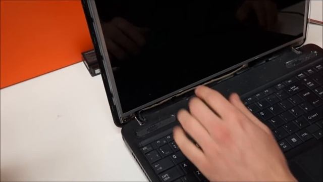 Toshiba Satellite C850, L850, P850, C670, L670, C850D, P755 Laptop Screen Replacement.wmv