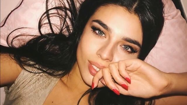 Arilena Ara –  Nëntori (Remix)
