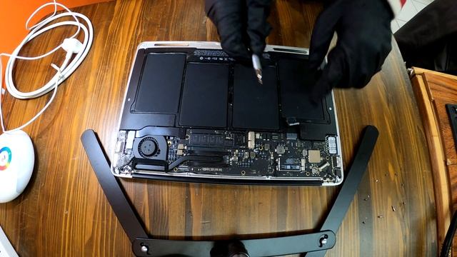 Macbook Air A1466 Battery, SSD Replacement (The Easiest 4K DIY Guide) смотреть онлайн