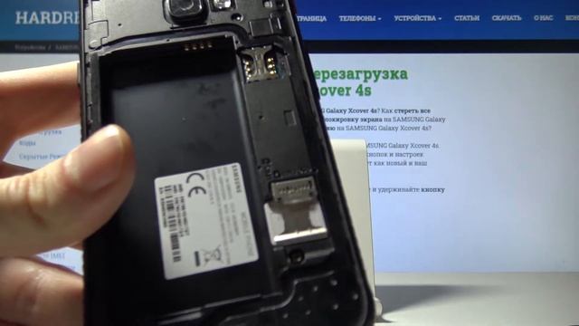 Как вставить Сим-карту и карту памяти в Samsung Galaxy Xcover 4s — Первое знакомство с телефоном смотреть онлайн