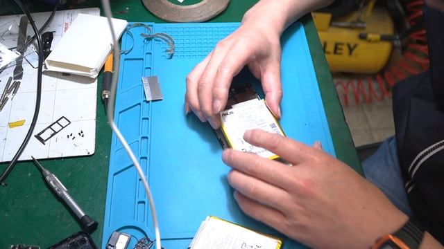 ASUS ZENFONE 4 MAX ZC520KL X00HD Battery Replacement смотреть онлайн