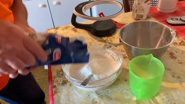 Влог. Готовим хлеб по ,,американскому рецепту’’ или ,,хлеб в кастрюльке’’ Часть1 смотреть онлайн