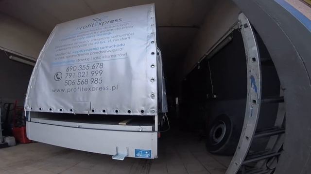 Польша. Побили новую машину. смотреть онлайн