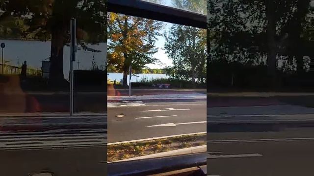 В автобусе с открытым верхом.... смотреть онлайн