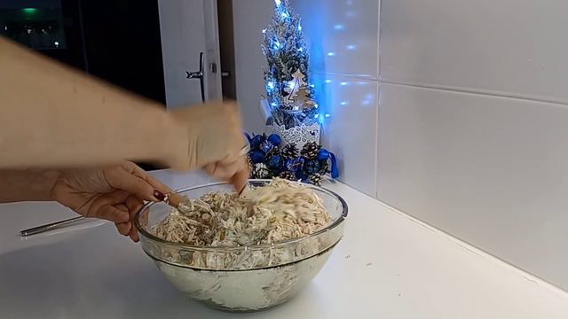 ПОДАЙТЕ ЭТО ВАШИМ ГОСТЯМ! Салат из КУРИНОЙ ГРУДКИ ЗА 20 МИНУТ! смотреть онлайн