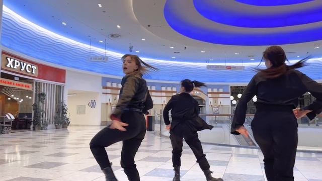 [KPOP IN PUBLIC | ONE TAKE] Stray Kids (스트레이 키즈) - ‘TASTE’ | Dance cover by METLAX смотреть онлайн