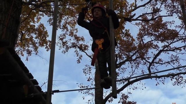 Самые Лучшие ДЕТСКИЕ ПЛОЩАДКИ {ВеРЁВочНЫЙ парк МИШКИ НА ВЫШКЕ ПОЛОСА ПРЕПЯТСТВИЙ}влог игрушек блоге смотреть онлайн