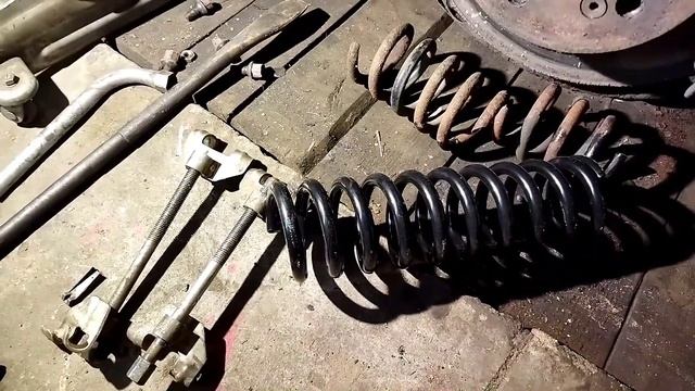 Мерседес W124 замена задних пружин. смотреть онлайн