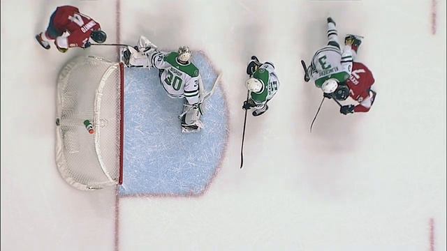 Andrej Sekera Bails Out Ben Bishop With Great Block In The Crease смотреть онлайн