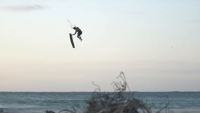TRAX 2020 | Twin-tip kite board | Product video by Paul Serin смотреть онлайн