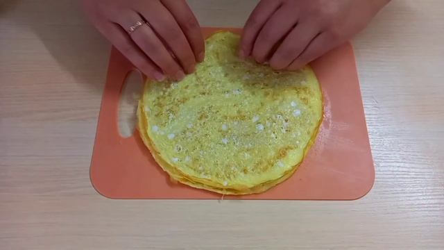 САЛАТ С КУРИЦЕЙ И ЯИЧНЫМИ БЛИНЧИКАМИ смотреть онлайн