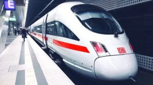 Учим цвета и поезда. Обучающее видео для детей о железной дороге