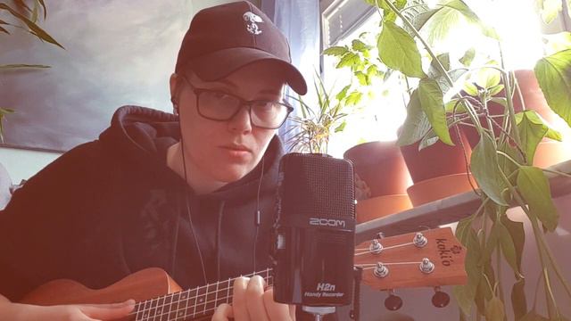 ASMR quiet singing (and ukulele) Wishing well by Cavetown смотреть онлайн