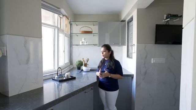 This modular kitchen in Mumbai is apt for every storage need смотреть онлайн