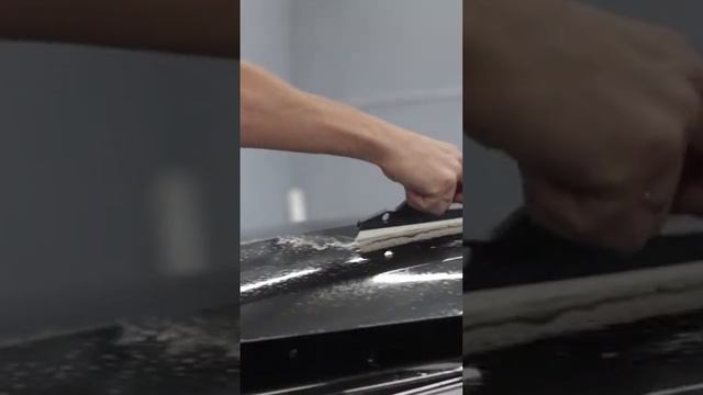 Защита кузова автомобиля антигравийной гибридной пленко DELTASKIN HYBRID 200 смотреть онлайн