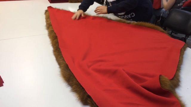 Авторская одежда из павловопосадского платка с мехом песца смотреть онлайн