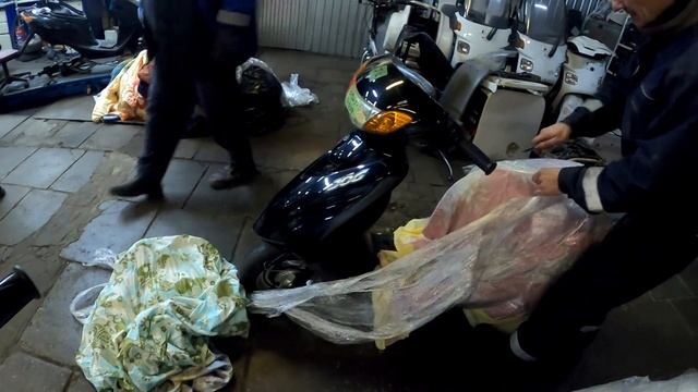 ЭТО ЖЕСТЬ! КАКИМИ НА САМОМ ДЕЛЕ ПРИХОДЯТ ЯПОНСКИЕ СКУТЕРЫ! ВСЯ ПРАВДА! смотреть онлайн