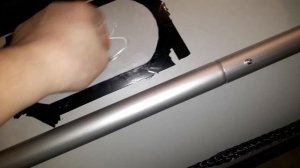 Клею на лодку ПВХ рым-полукольцо и ручку.