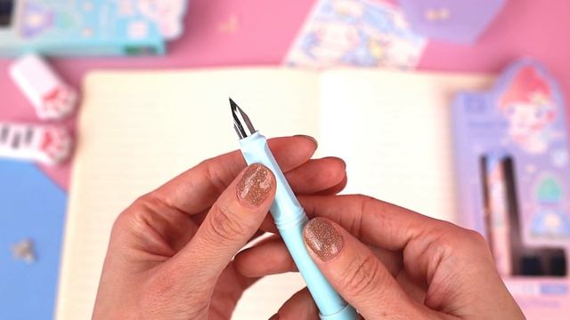 Перьевая ручка со сменными чернилами "Sanrio" смотреть онлайн