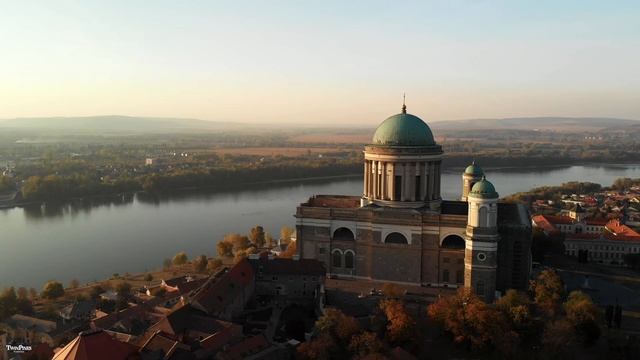 Esztergom, Hungary | Basilica Autumn Sunset | Day Trip Destination from Budapest | From the Air 4K смотреть онлайн