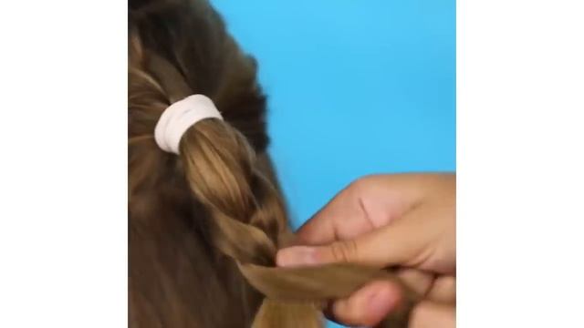 22 ЛАЙФХАКА С ВОЛОСАМИ, КОТОРЫЕ СТОИТ ПОПРОБОВАТЬ ПРЯМО СЕЙЧАС смотреть онлайн