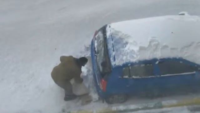 как очистить автомобиль от снега? смотреть онлайн