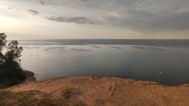 Закат на Финском заливе. Балтийский глинт у форта Красная горка