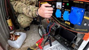 Улучшаю выхлопную систему бензогенератора. Завожу с помощью бустера.