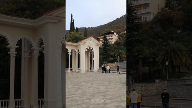 Утро в Гаграх #колоннада #красивые_места смотреть онлайн