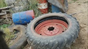 Ремонт колеса трактора Т 40. Big traktor tire repaire