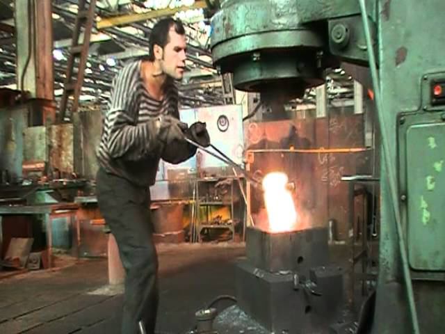 Прошиваем на горячую на молоте  !