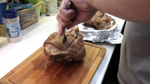 Вкуснейшая СВИНАЯ РУЛЬКА, запечённая в духовке. Рецепт. смотреть онлайн