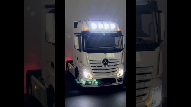 Mercedes Actros 1/18 Diecast Işıklandırma #NZG смотреть онлайн