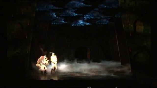 Monty Python Spamalot italiano - parte 1 - Introduzione, Finland, I'm Arthur смотреть онлайн