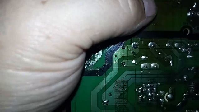 Ремонт подсветки телевизора SAMSUNG UE32EH5000W смотреть онлайн