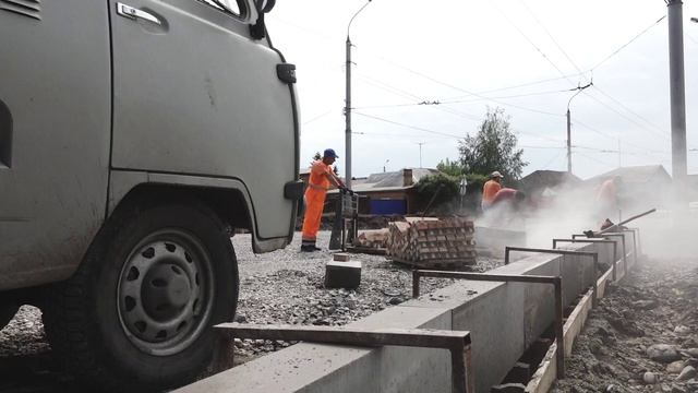 Чёрный щебень уложили на улице Пушкина, в границах от Катанова до Запорожской смотреть онлайн