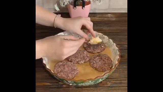 Биточки.Мясные стожки.Попробуйте и Вам обязательно понравится смотреть онлайн